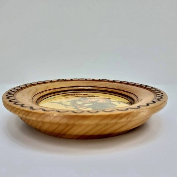 Vintage Hummel Wood Burned Round Frame Wall Hanging - Picture 3 of 8